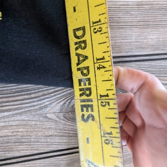 #1 Hot Shapers compression shorts NO TAG measurements below - Picture 6 of 6